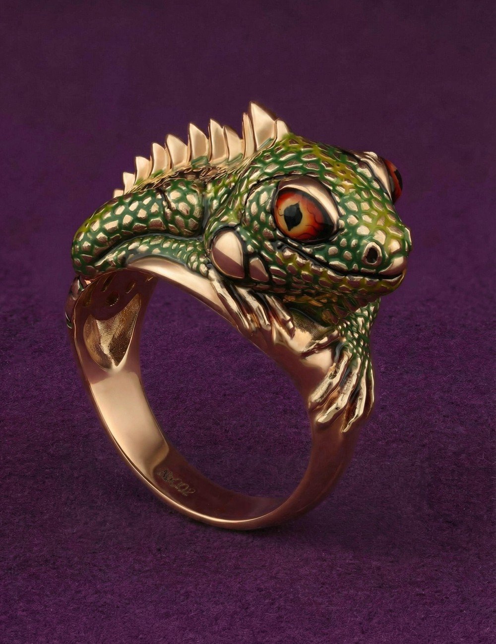 Кольцо из золота c эмалью и рубином