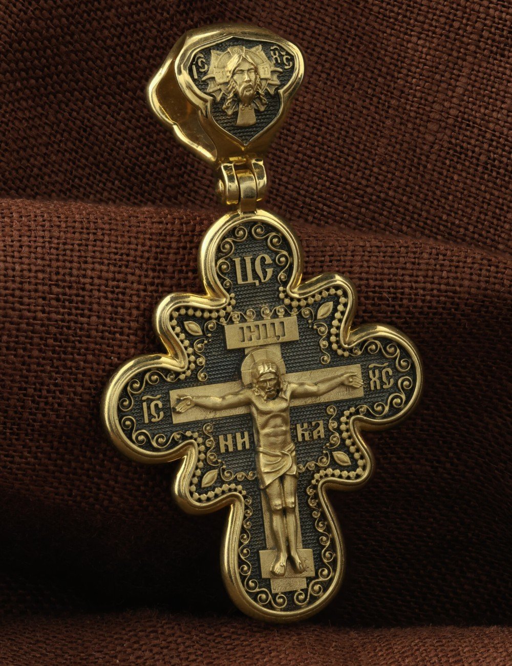 Крест из лимонного золота