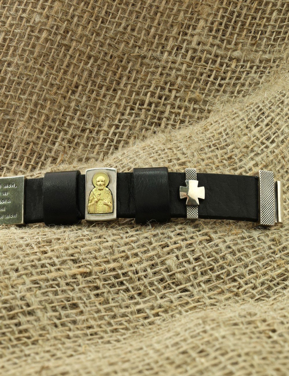 Браслет из серебра и золота c кожаным шнурком