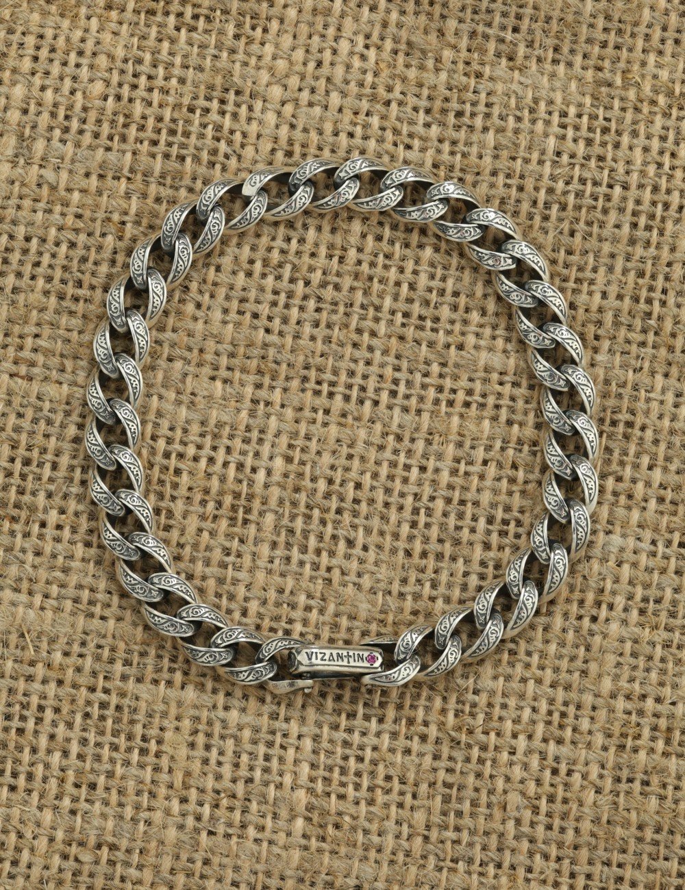 Браслет из серебра c рубином