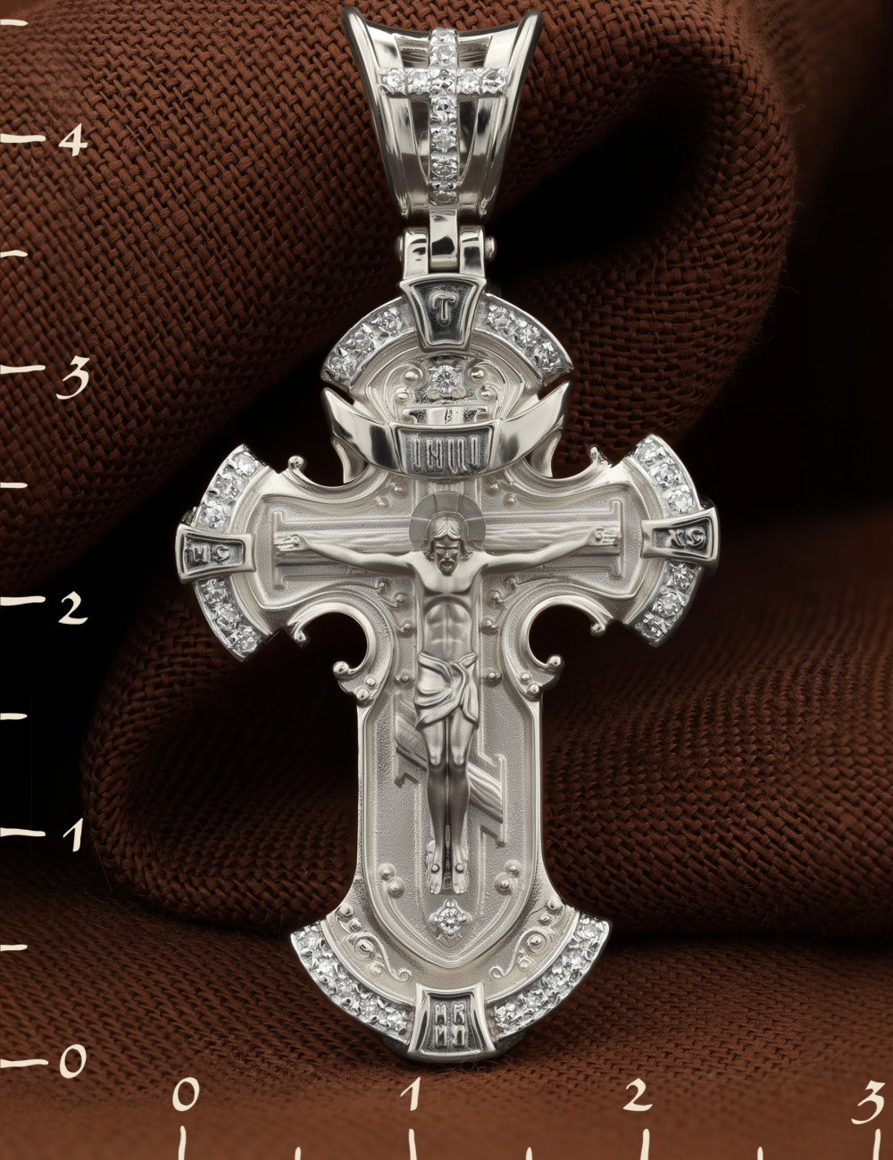 Крест из белого золота c бриллиантами