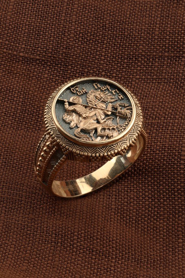 Кольцо из золота