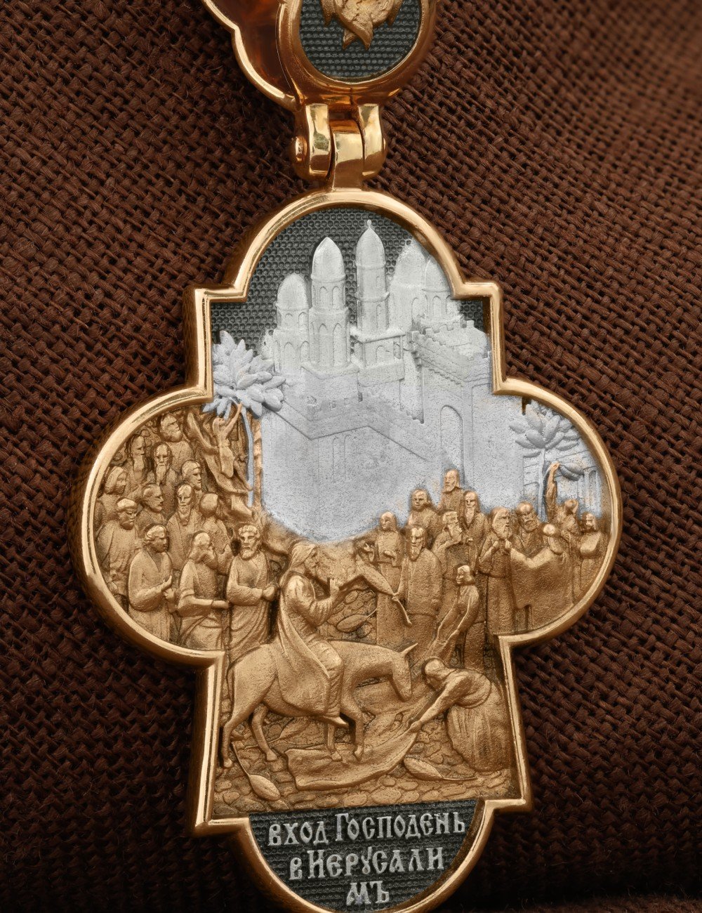 Крест из золота