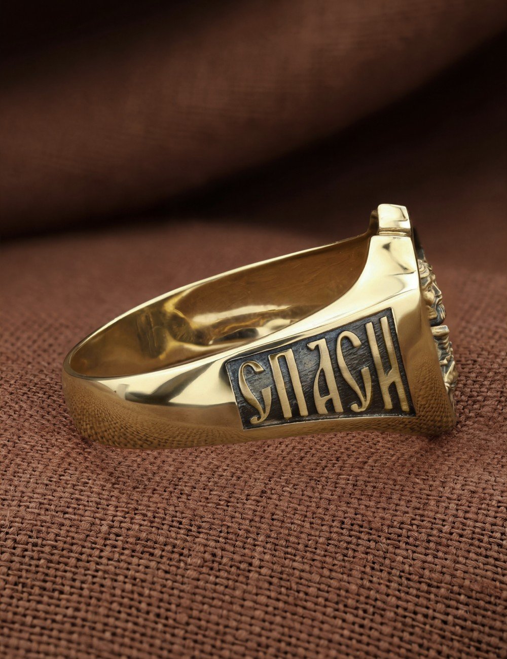 Кольцо из лимонного золота