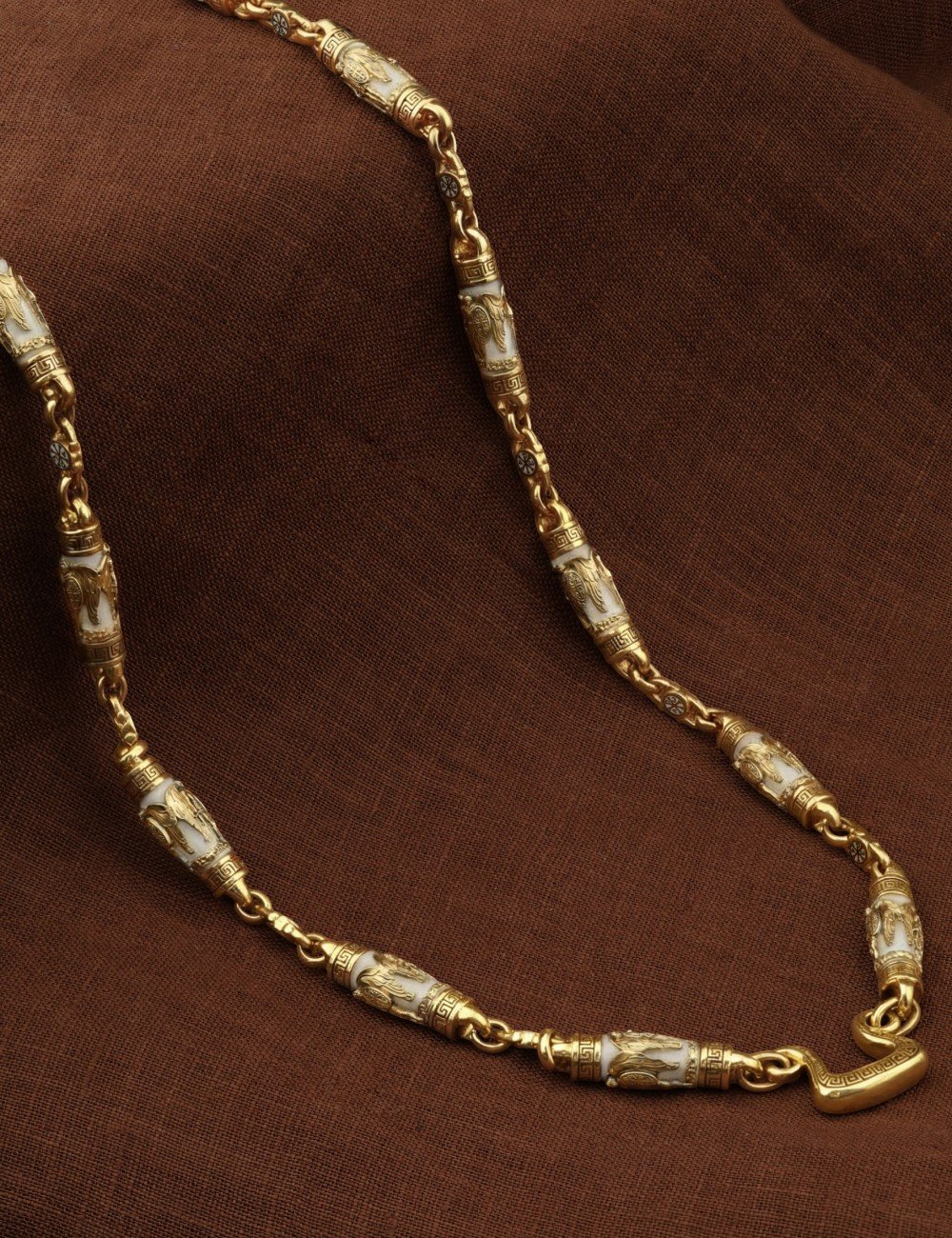 Цепь из лимонного золота c эмалью и бивнем мамонта