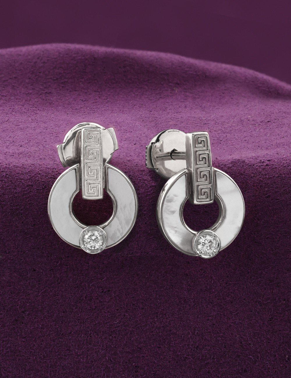 Серьги из белого золота c бриллиантами и перламутром