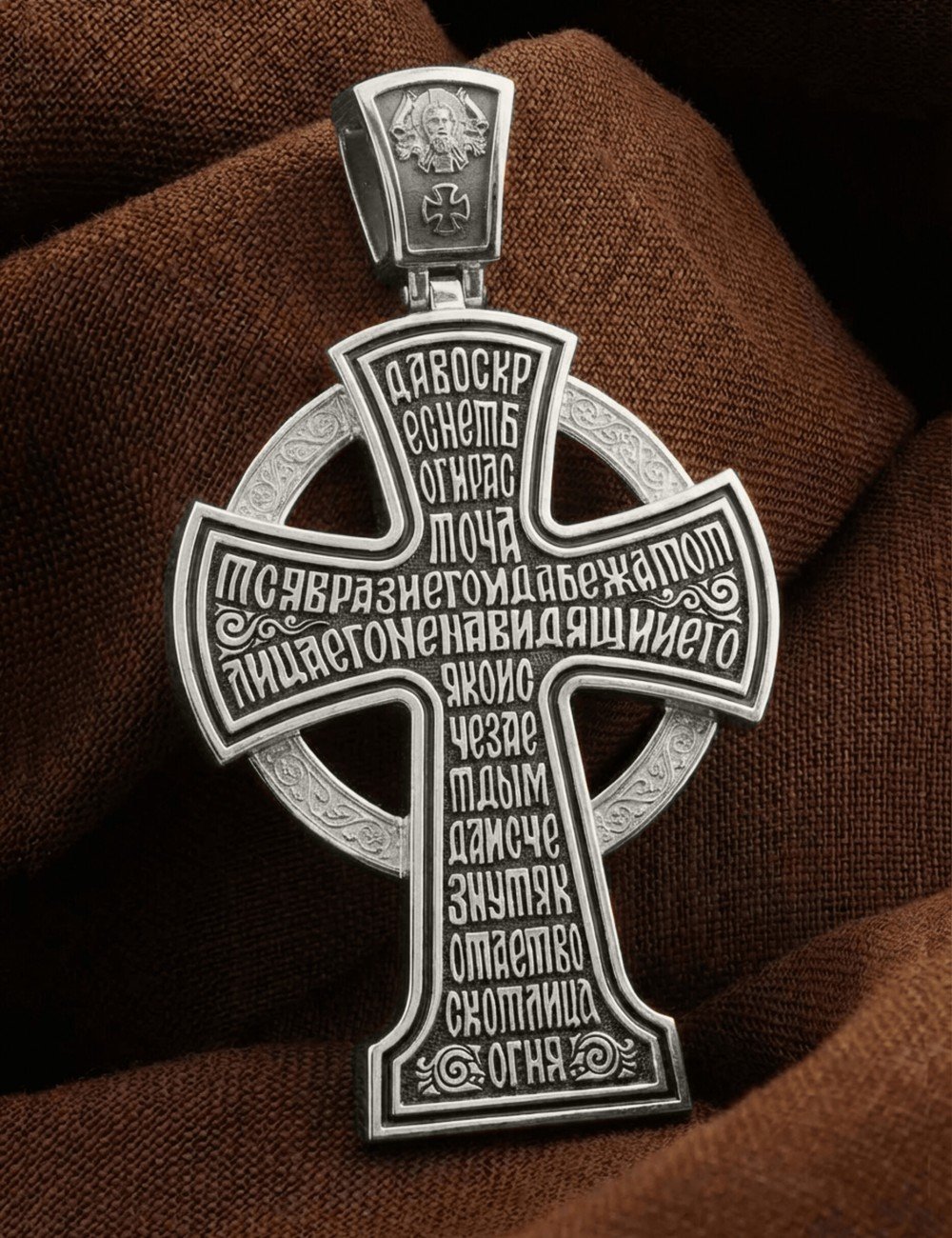 Крест из белого золота c эмалью и бриллиантами