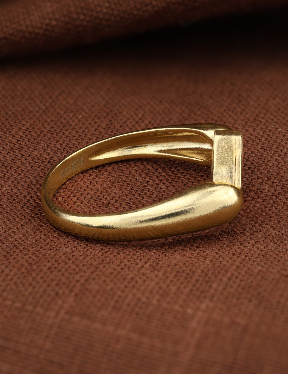 Кольцо из лимонного золота