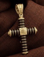 Крест из лимонного золота c ониксом