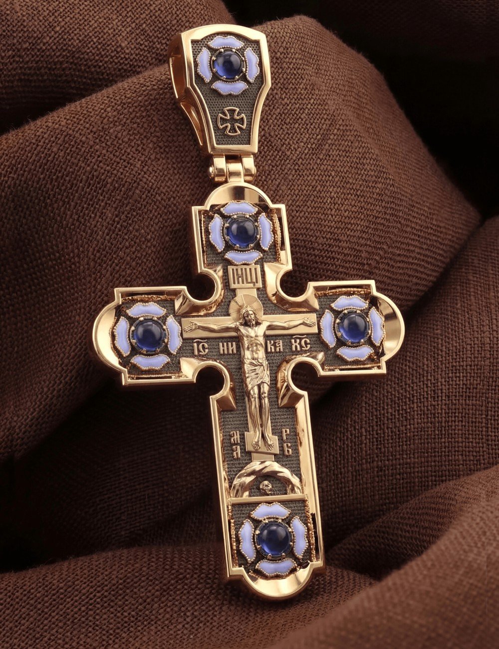 Крест из золота c эмалью и сапфиром