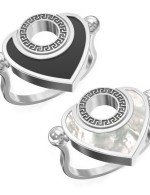 Кольцо из белого золота c ониксом и перламутром