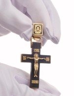 Крест из лимонного золота c эмалью и эбеновым деревом