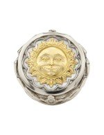 Кольцо из белого золота c ониксом и перламутром