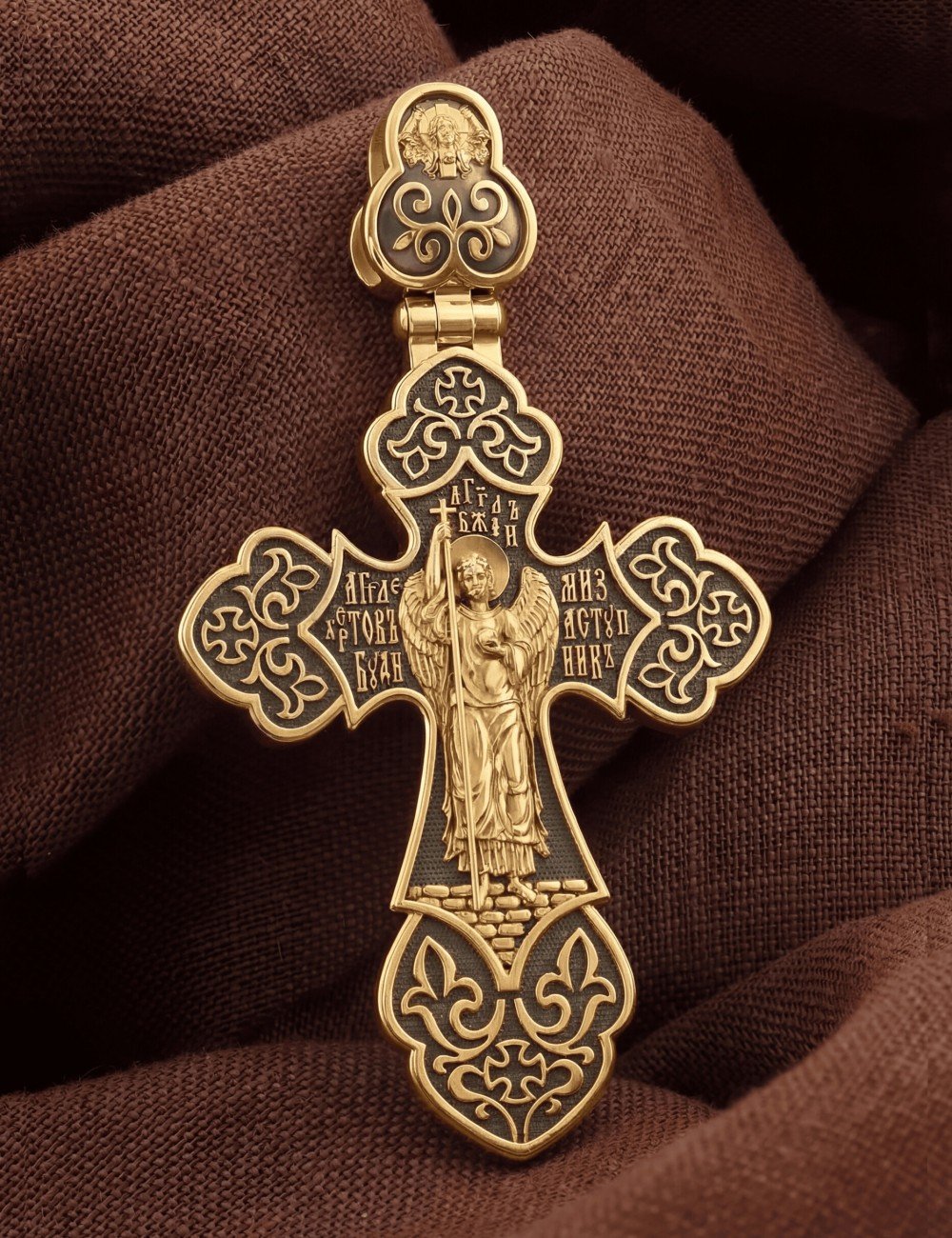 Крест из лимонного золота