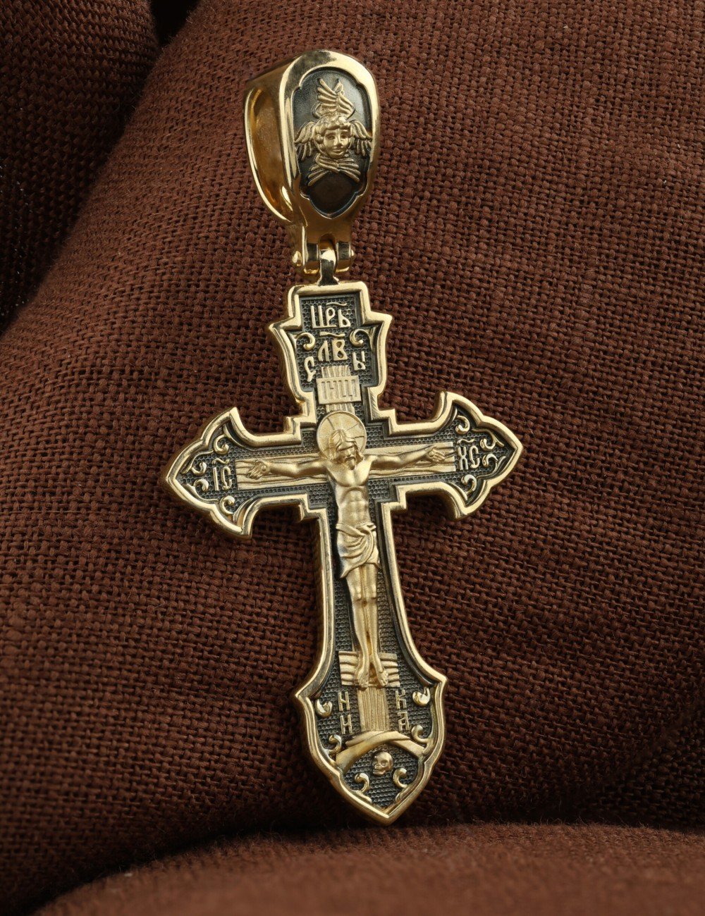 Крест из лимонного золота