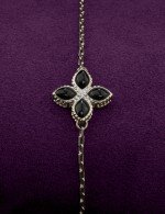 Браслет из белого золота c бриллиантами и ониксом