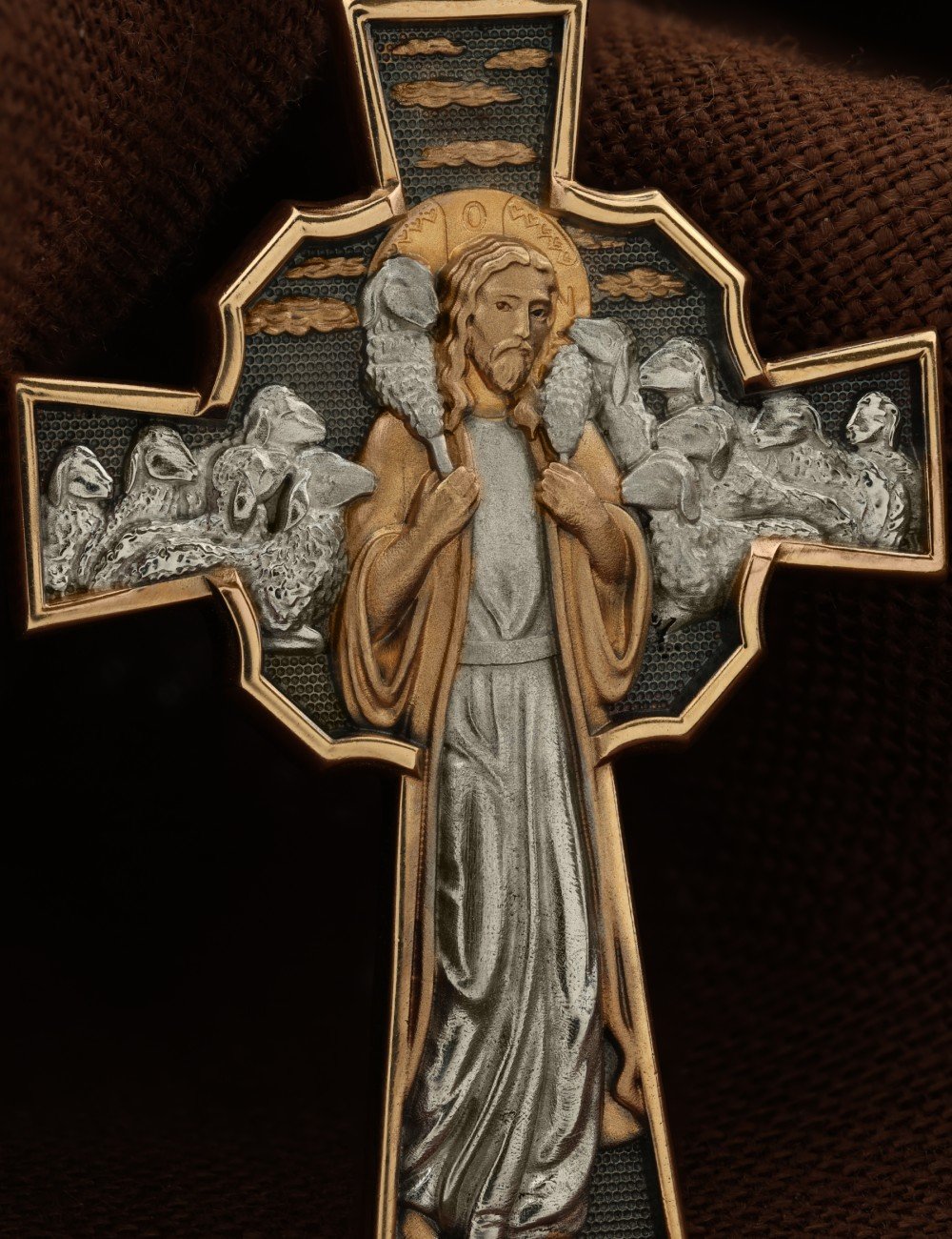 Крест из золота