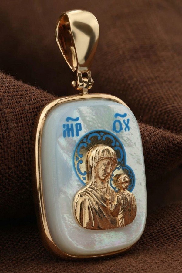 Образок из золота c эмалью и перламутром