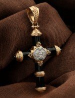 Крест из золота c ониксом