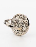 Кольцо из белого золота c ониксом и перламутром