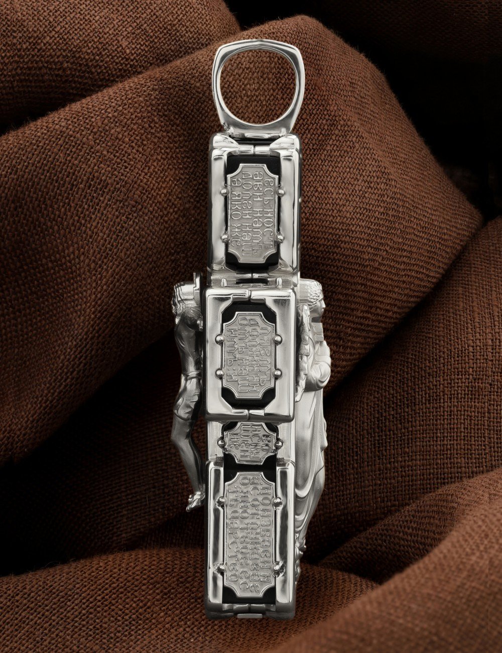 Крест из белого золота c эбеновым деревом