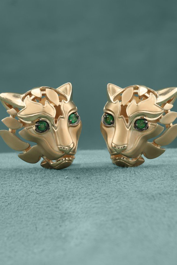 Серьги из золота c изумрудом