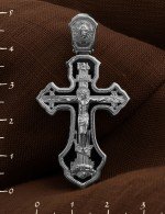 Крест из белого золота c ониксом