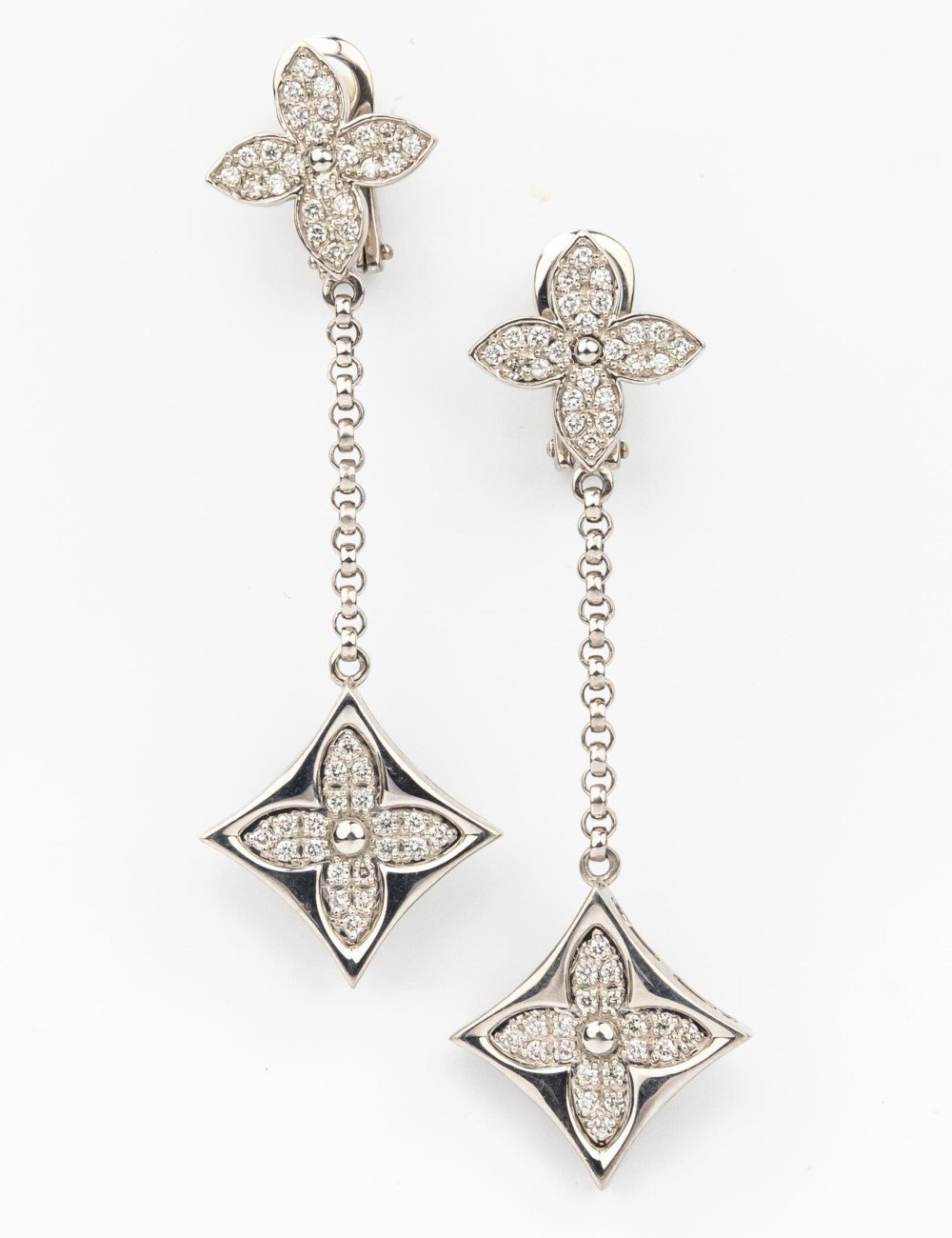 Серьги из белого золота c бриллиантами