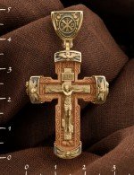 Крест из лимонного золота c деревом груши