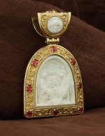 Образок из лимонного золота c эмалью, рубином и бивнем мамонта