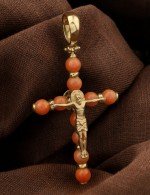 Крест из лимонного золота c кораллом