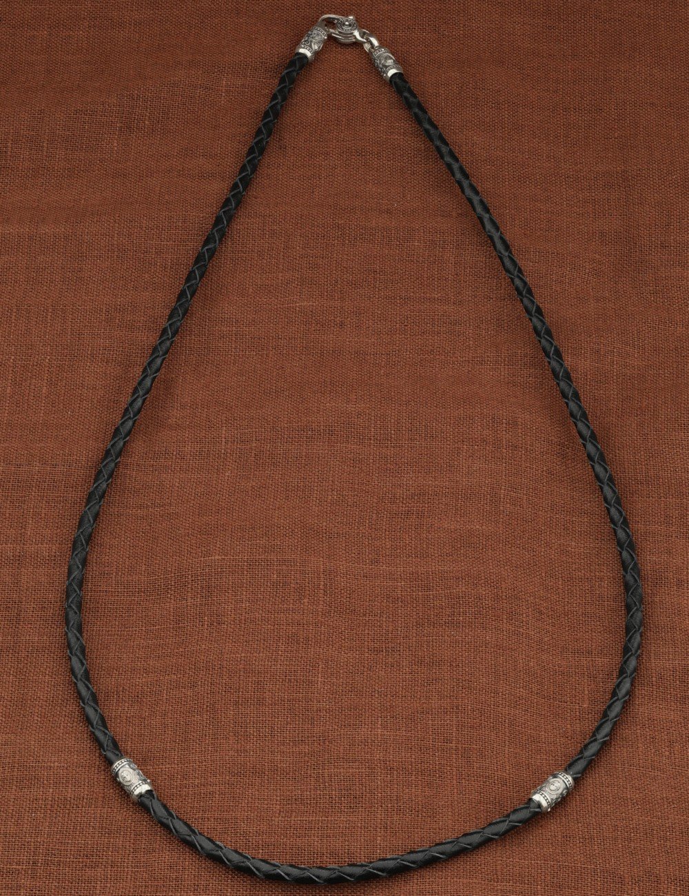 Гайтан из белого золота