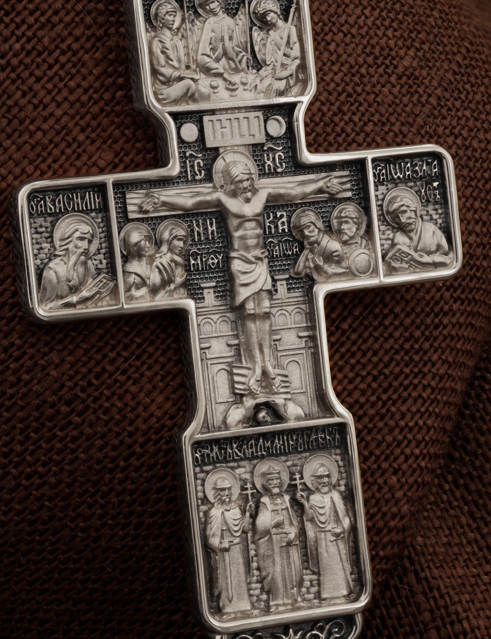 Крест из белого золота