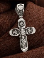 Крест из белого золота c бриллиантами