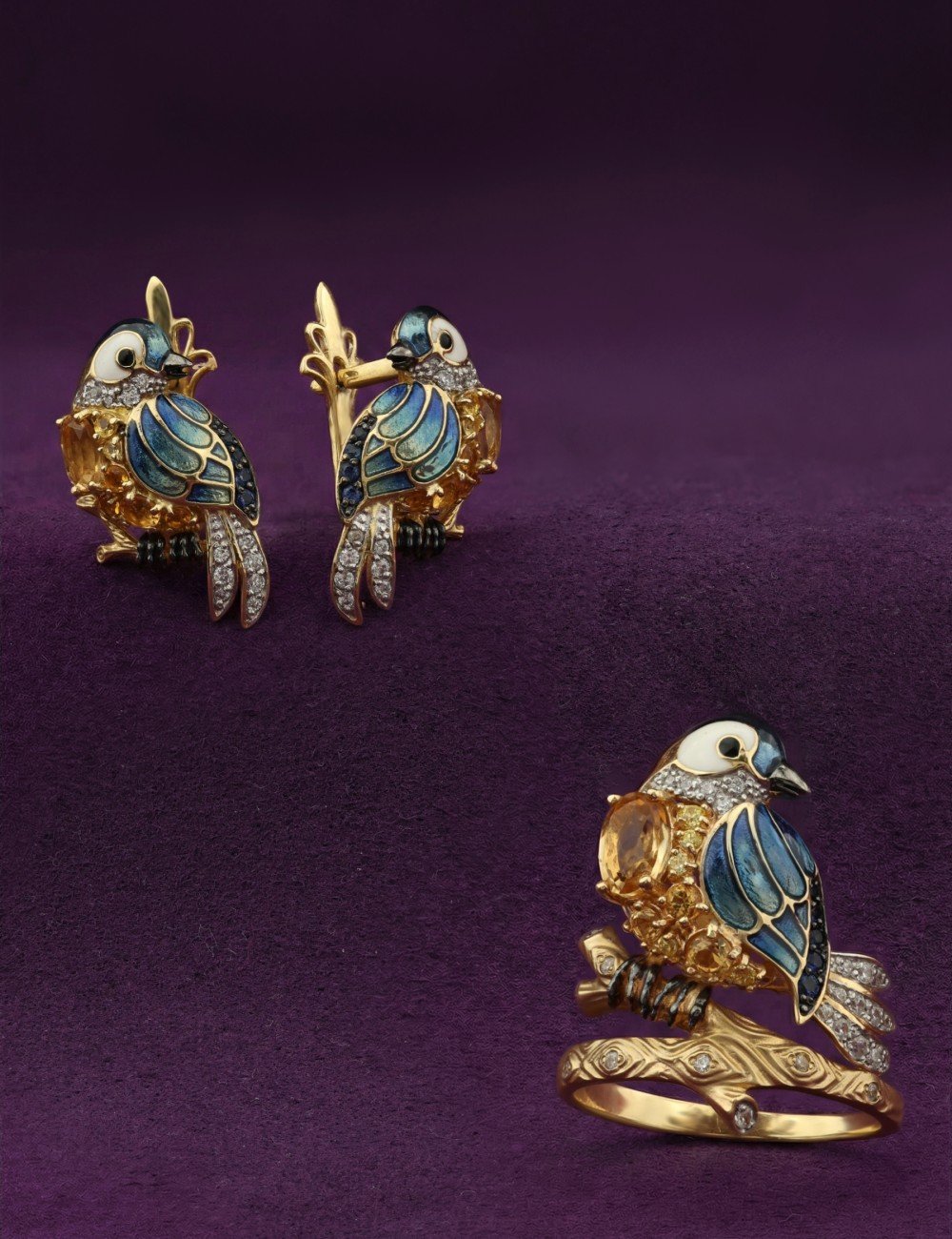 Кольцо из лимонного золота c эмалью, фианитом, цитрином и сапфиром