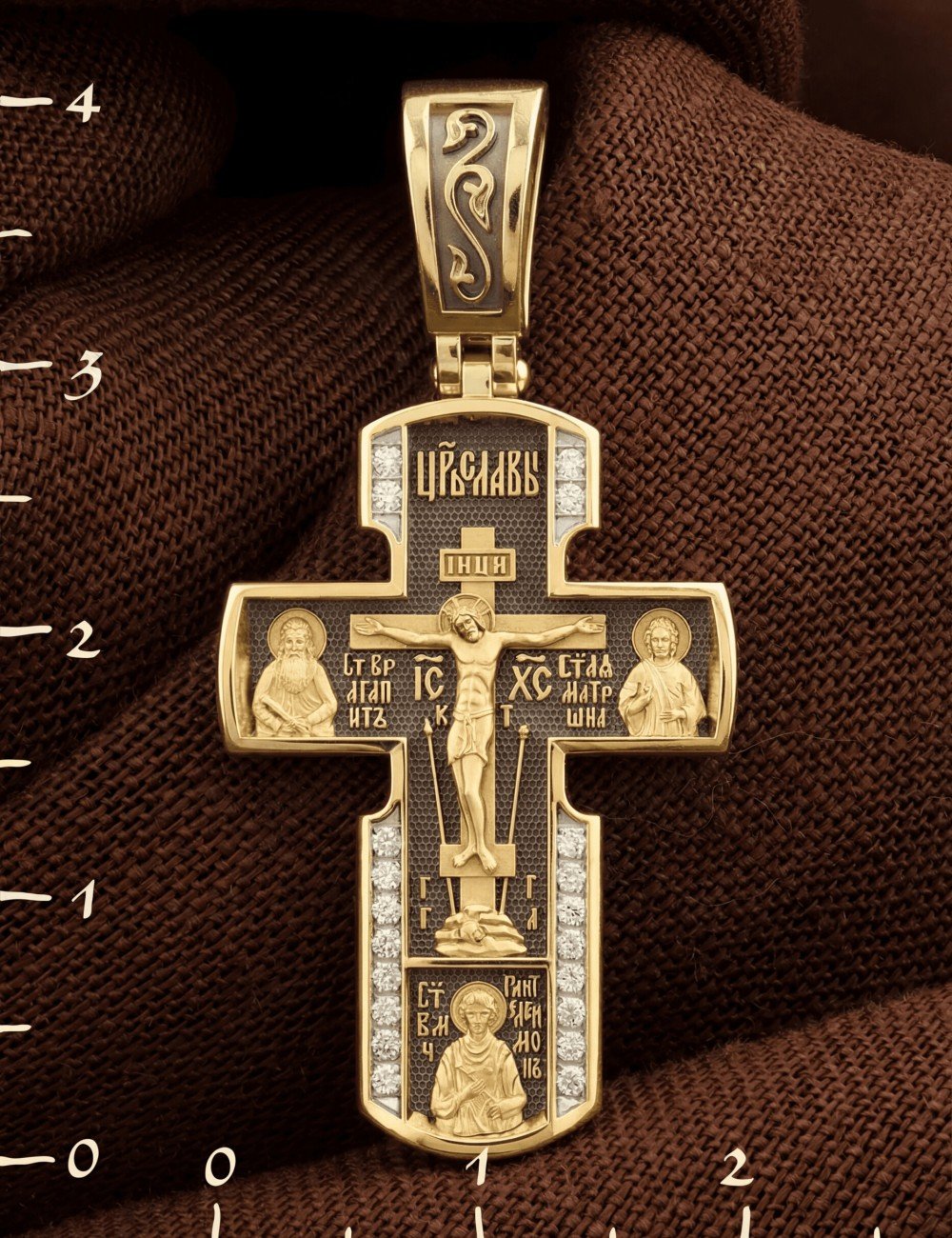 Крест из лимонного золота c бриллиантами