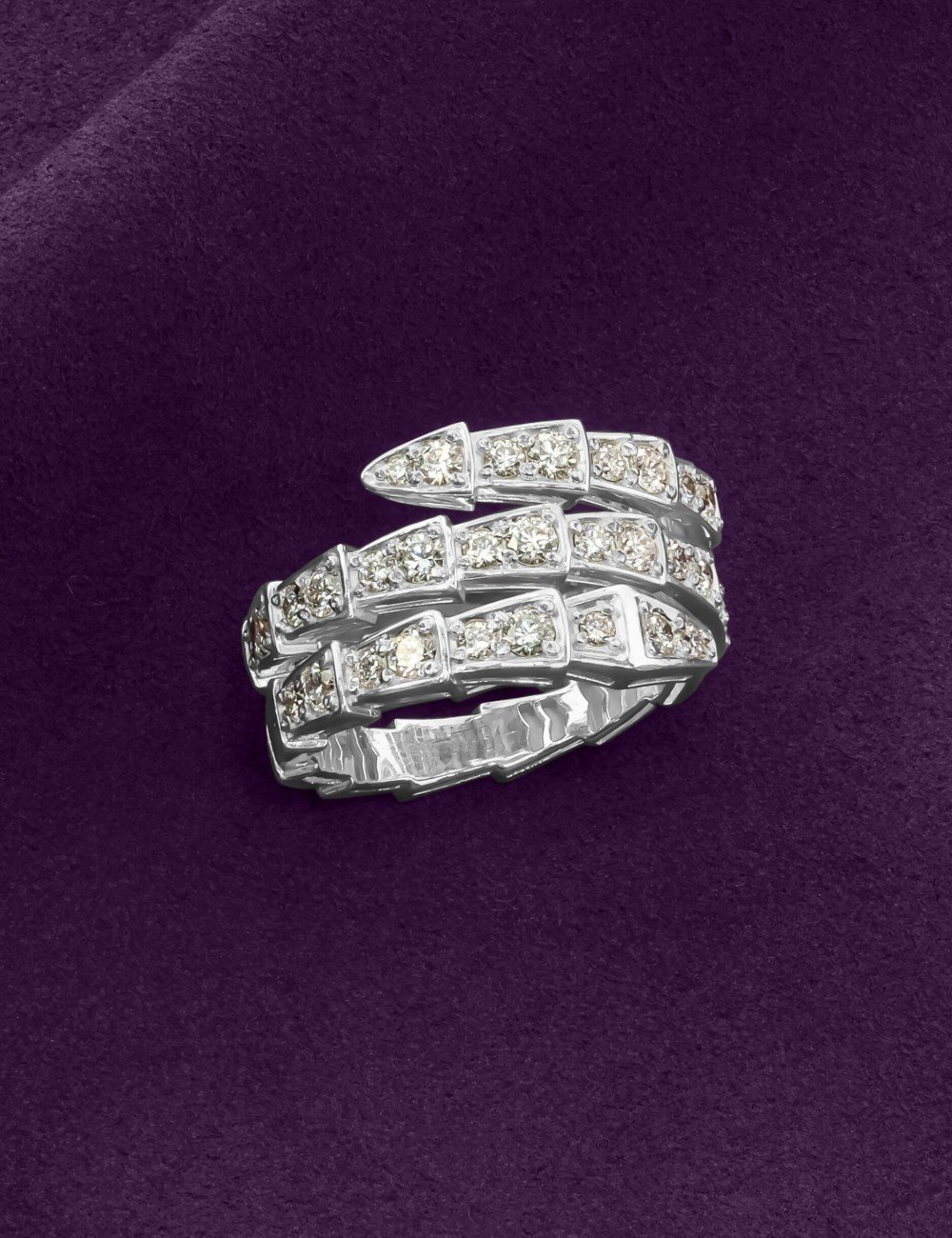 Кольцо из белого золота c бриллиантами