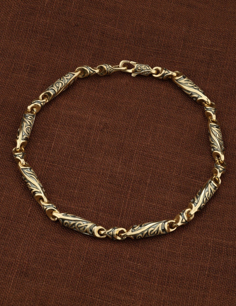 Браслет из лимонного золота