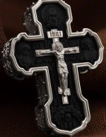 Крест из белого золота c эбеновым деревом