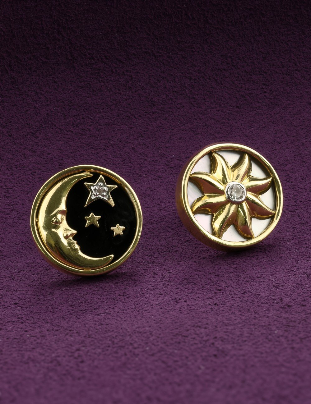 Серьги из лимонного золота c бриллиантами, ониксом и перламутром