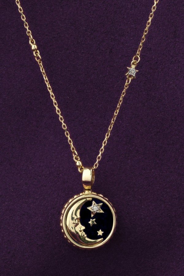 Колье из лимонного золота c бриллиантами, ониксом и перламутром