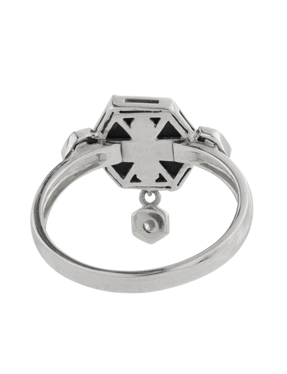 Кольцо из белого золота c бриллиантами и ониксом