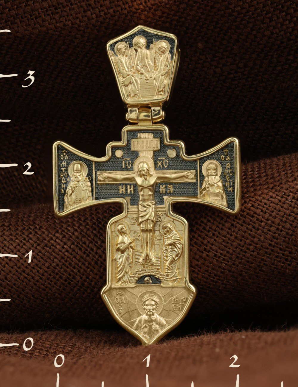 Крест из лимонного золота