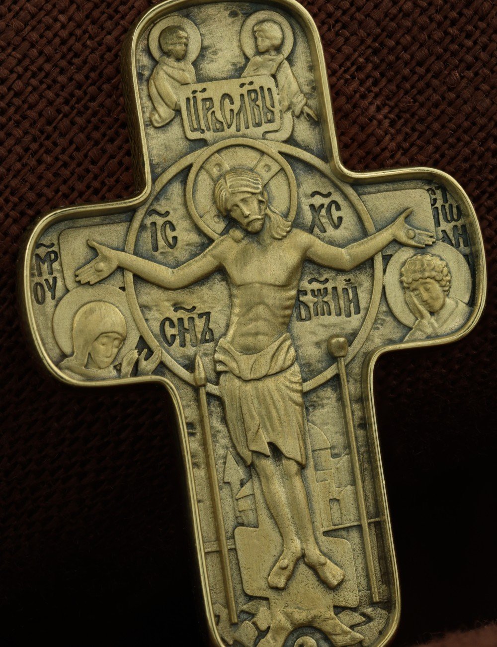 Крест из зелёного золота