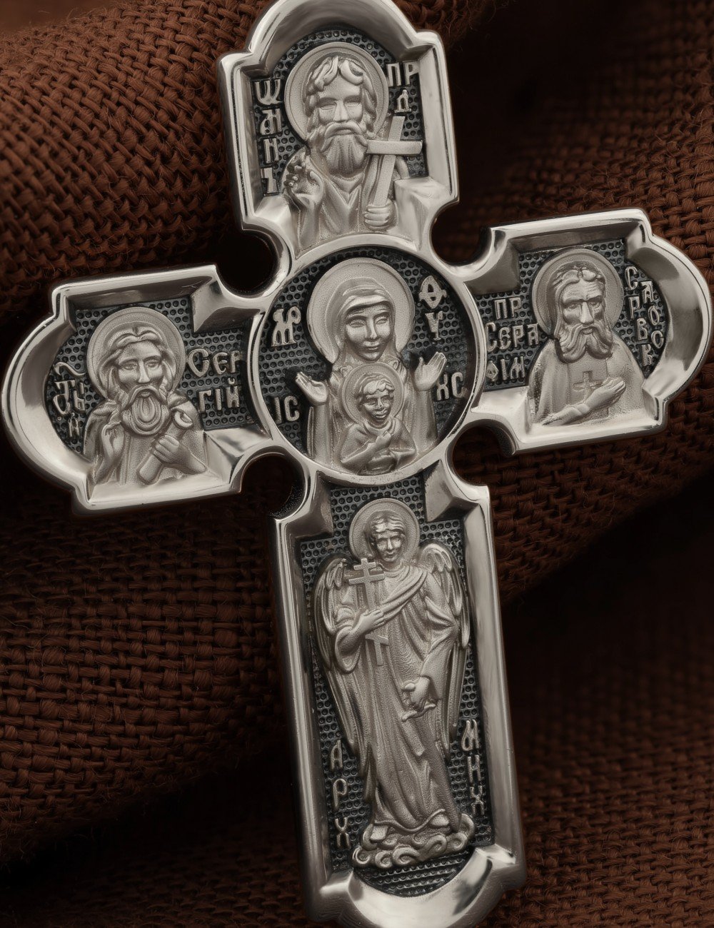 Крест из белого золота