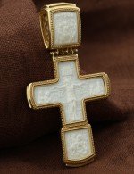 Крест из лимонного золота c бивнем мамонта