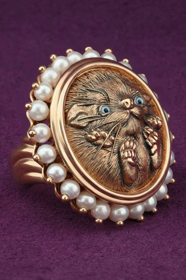 Кольцо из золота c эмалью и жемчугом