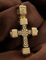 Крест из лимонного золота c эмалью, ониксом и эбеновым деревом