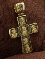 Крест из лимонного золота