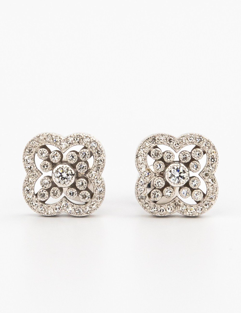 Серьги из белого золота c бриллиантами